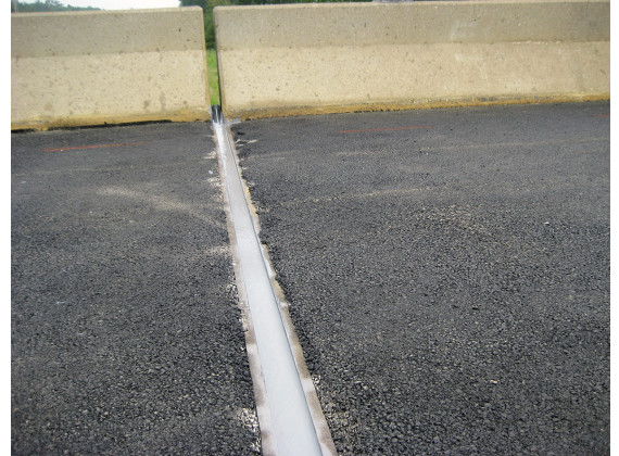 Двукомпонентен, полиуретанов пълнител за фуги - REAL DC 985