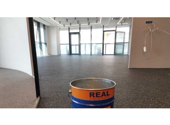 2К, UV-устойчив, епоксиден биндер за каменни килими - REAL 330 QCF